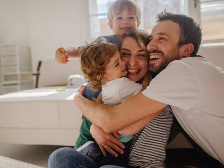 Le super pouvoir des câlins : Guérir les cœurs avec amour